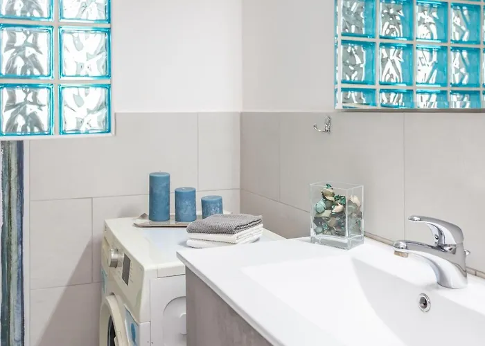 Modern 2bdr Vibrant Prati Neighborhood * Roma