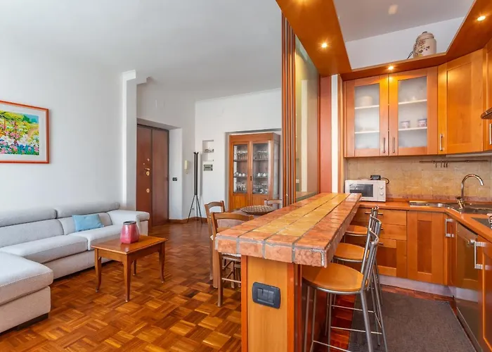 Apartamento Modern 2bdr Vibrant Prati Neighborhood